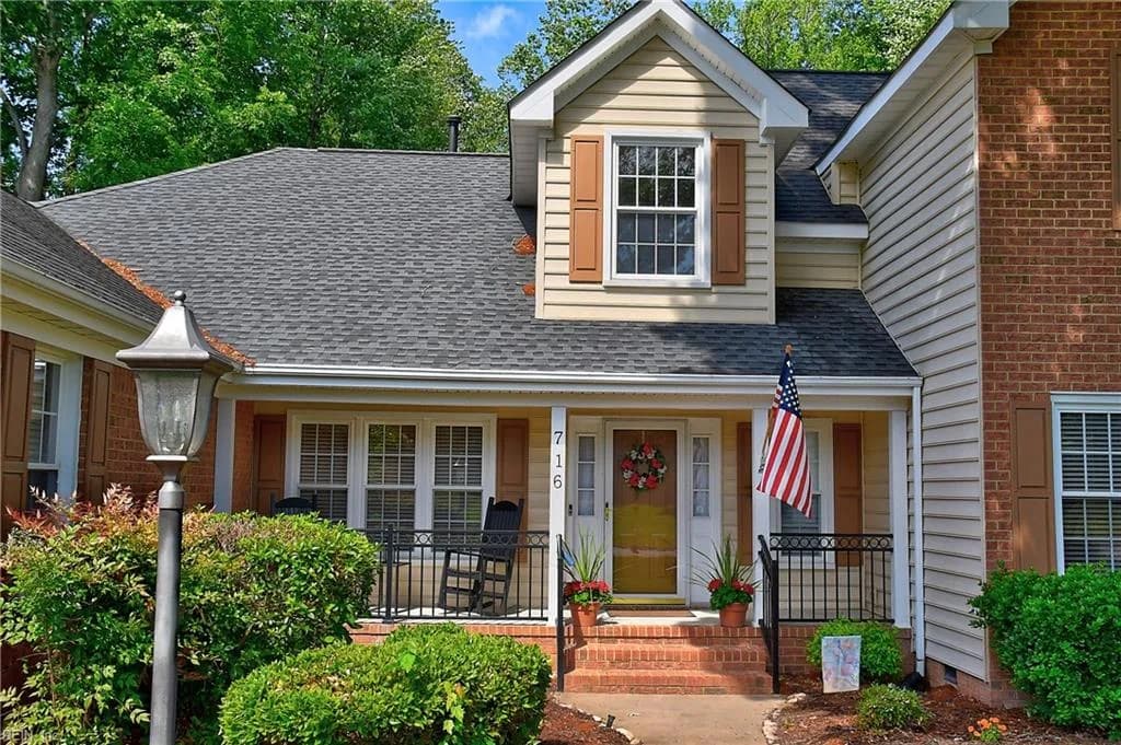 716 Firethorn RD, CHESAPEAKE VA 23320 - Photo 4