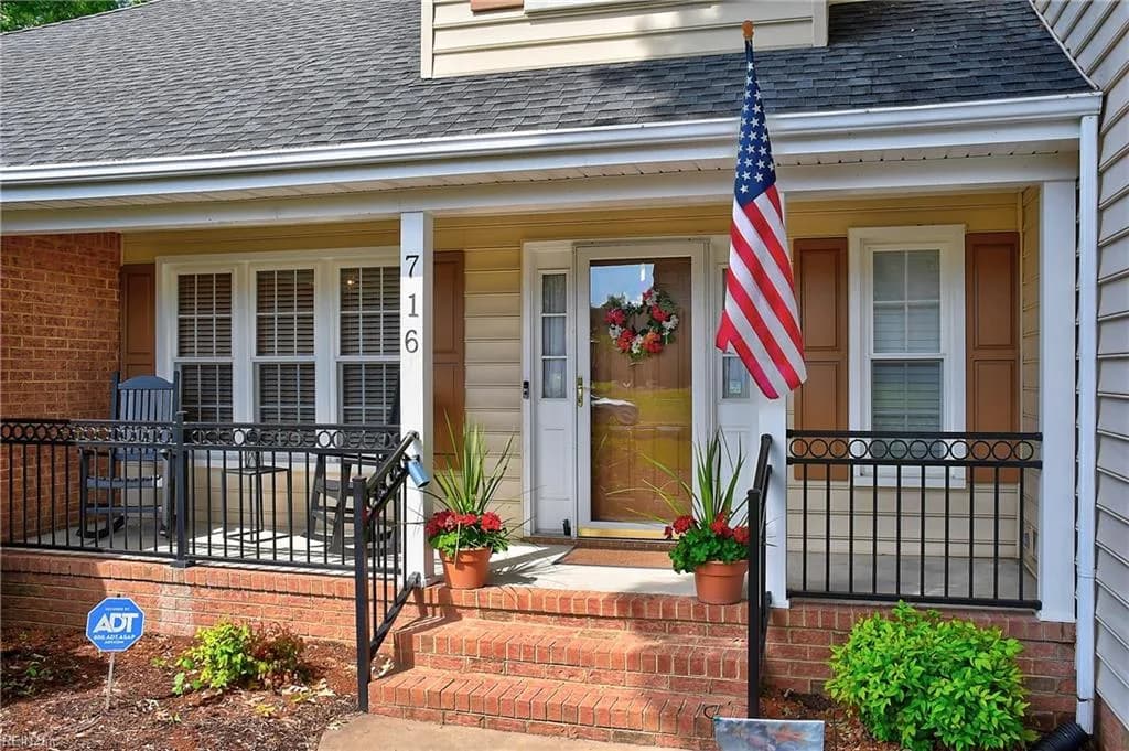 716 Firethorn RD, CHESAPEAKE VA 23320 - Photo 5