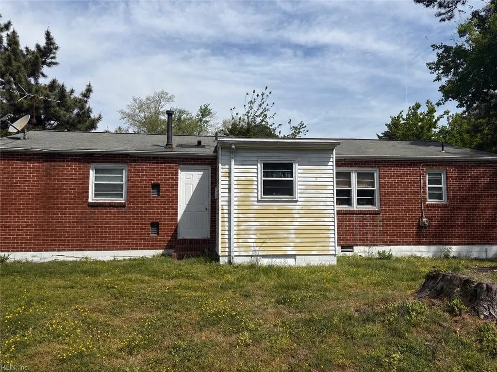 502 Regina CT, HAMPTON VA 23669 - Photo 3