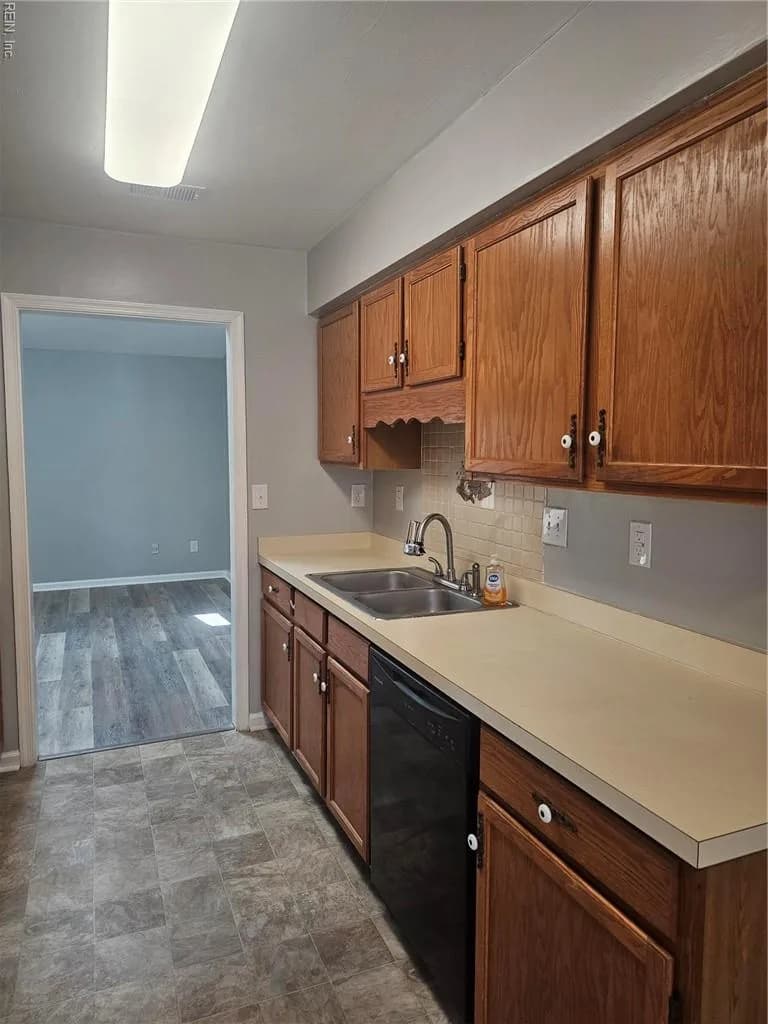 2213 Archives CT, VIRGINIABEACH VA 23464 - Photo 4