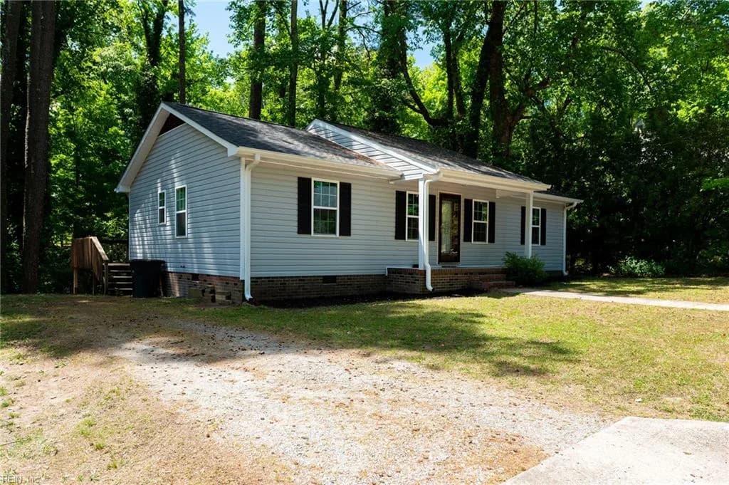 308 Hicksford AVE, EMPORIA VA 23847 - Photo 4
