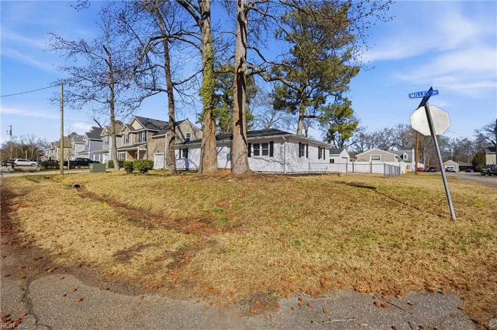 2044 Miller AVE, CHESAPEAKE VA 23320 - Photo 5