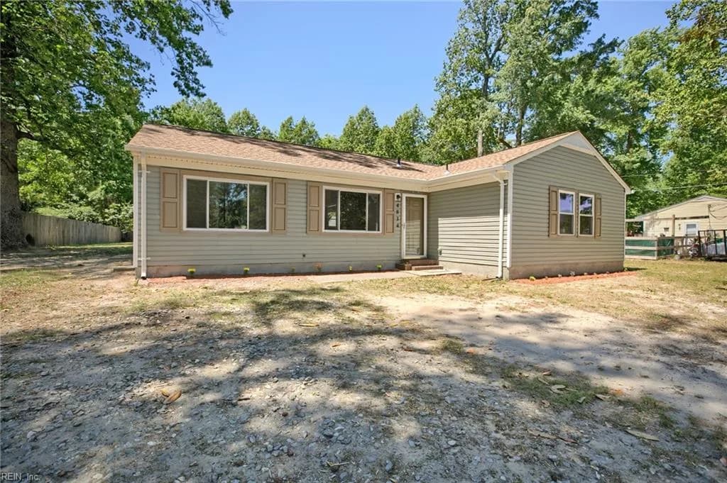 4834 Clopton DR, HAYES VA 23072 - Photo 4