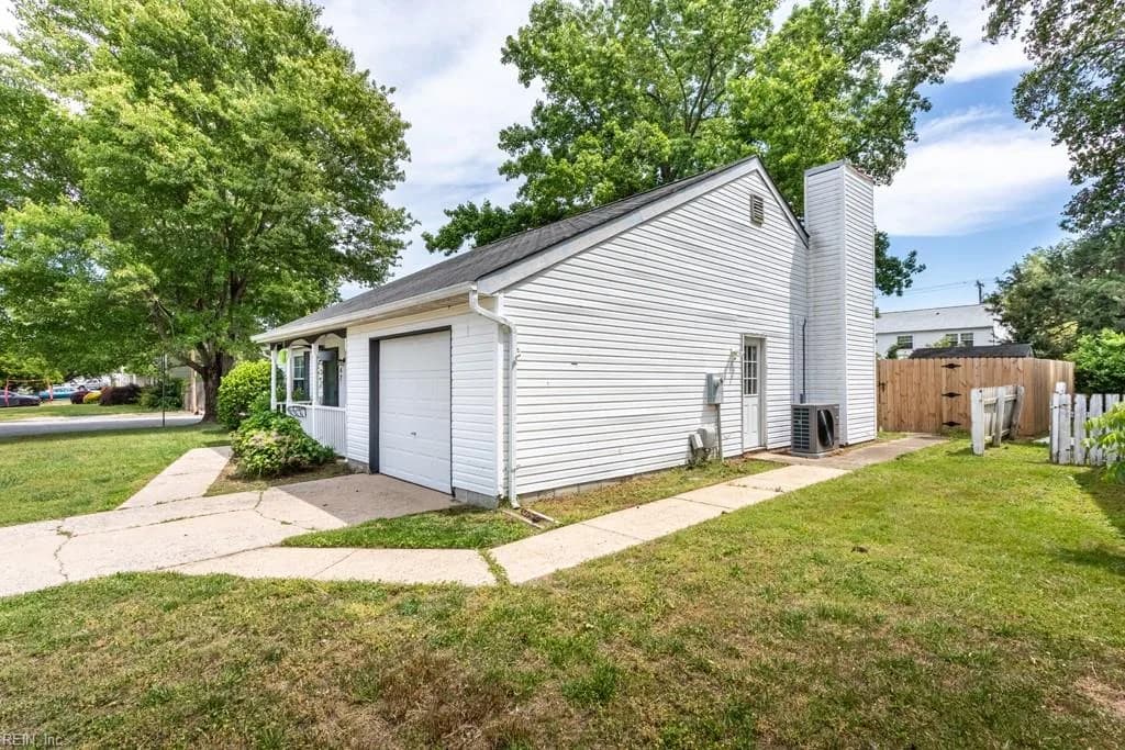 142 Converse CT, NEWPORTNEWS VA 23608 - Photo 4