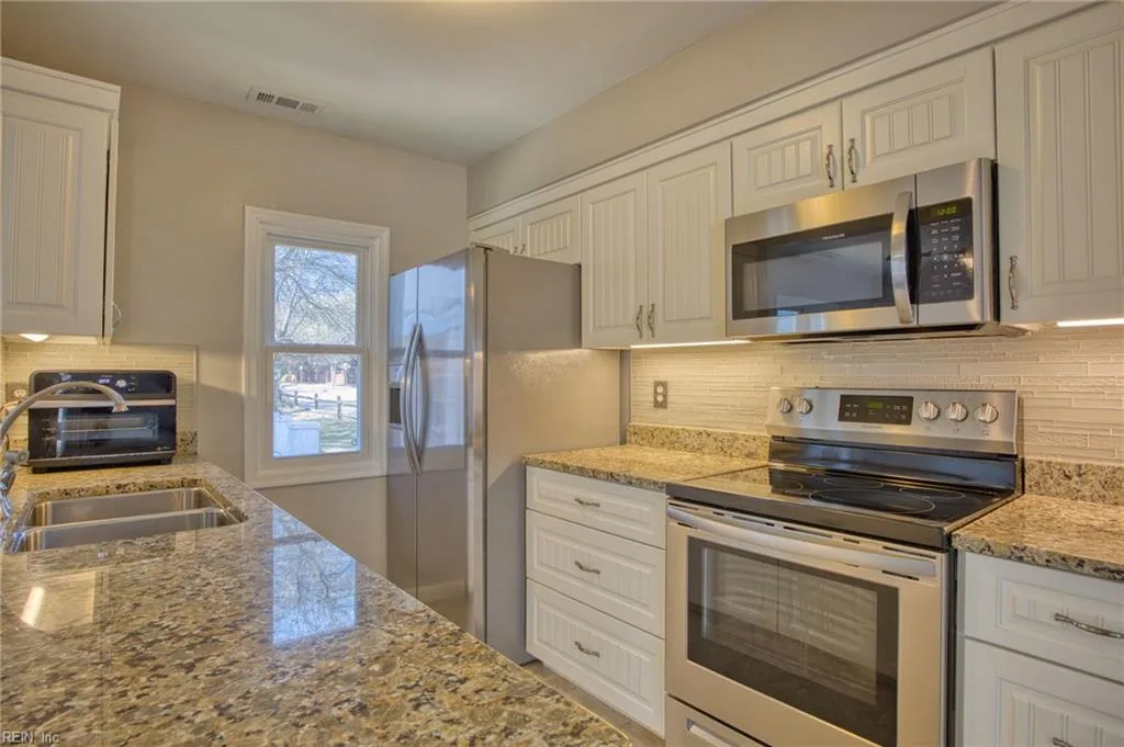 2311 Merry Oaks CT, VIRGINIABEACH VA 23451 - Photo 5