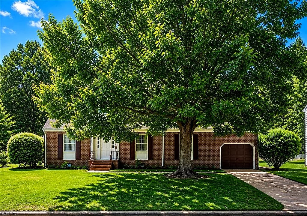 212 Watkins DR, Hampton — 3 bed Residential, 2,003 sqft