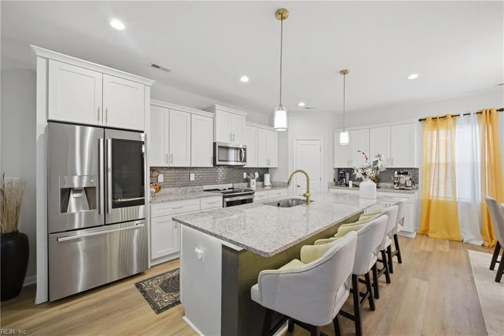 977 Hillpoint RD, SUFFOLK VA 23434 - Photo 2