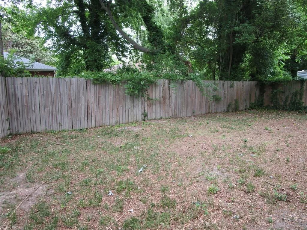 34 W Hygeia AVE, HAMPTON VA 23663 - Photo 5