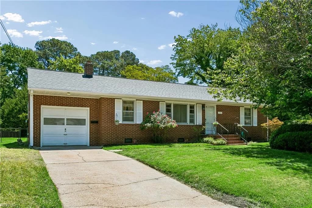 108 Hermitage RD, NEWPORTNEWS VA 23606 - Photo 2