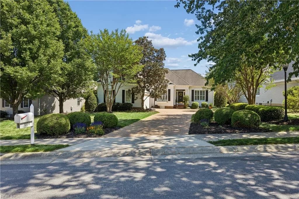 3104 Ridge DR, TOANO VA 23168 - Photo 5
