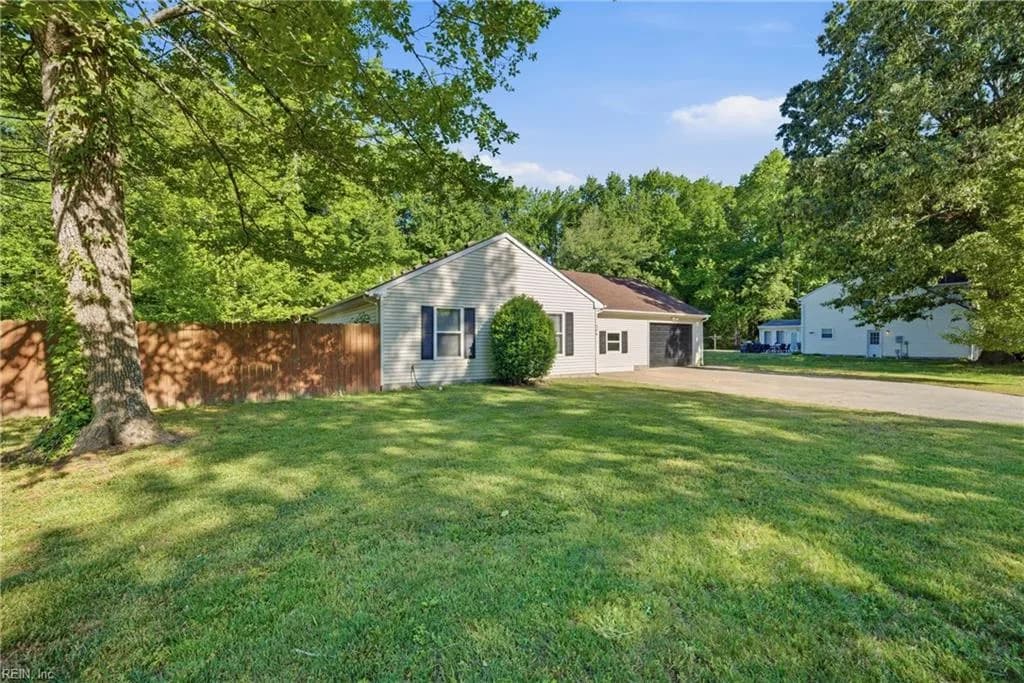 208 Terwillinger RD, CHESAPEAKE VA 23323 - Photo 3