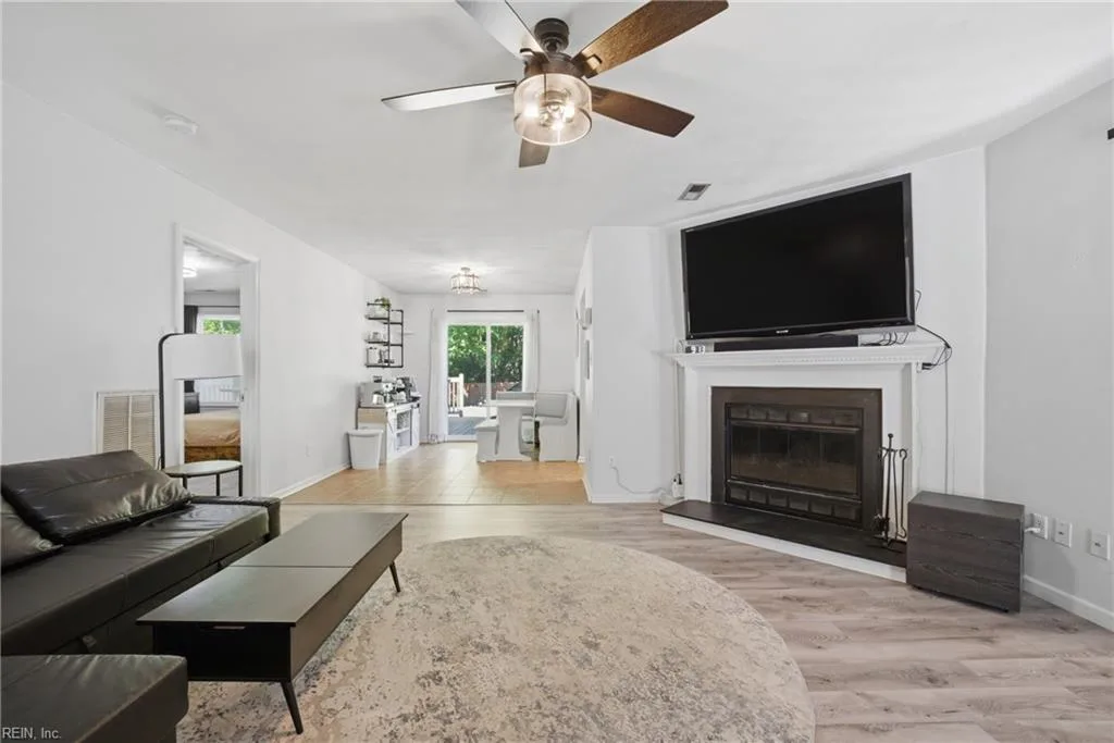 208 Terwillinger RD, CHESAPEAKE VA 23323 - Photo 4