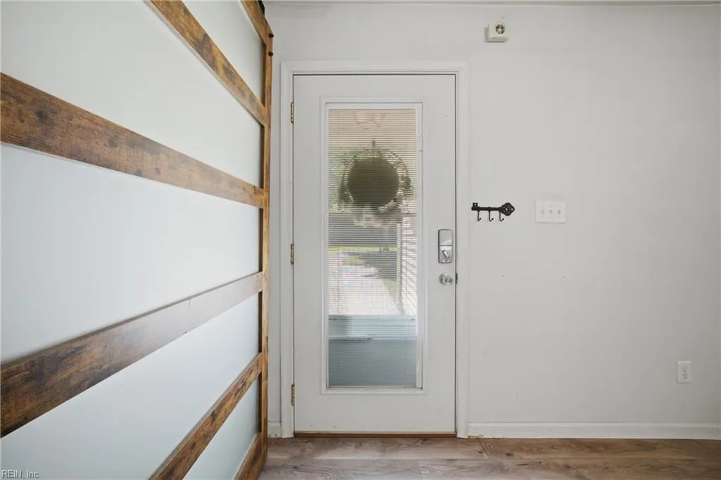 208 Terwillinger RD, CHESAPEAKE VA 23323 - Photo 5