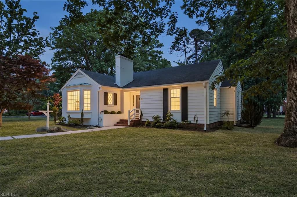 308 Country Club RD, NEWPORTNEWS VA 23606 - Main photo
