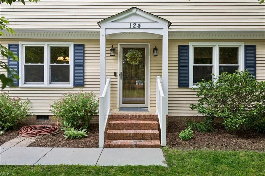 124 Camelot CRES, YORKTOWN VA 23693 - Photo 4