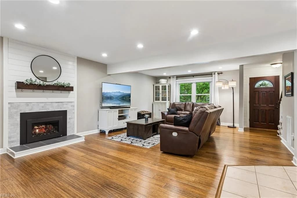 124 Camelot CRES, YORKTOWN VA 23693 - Photo 5