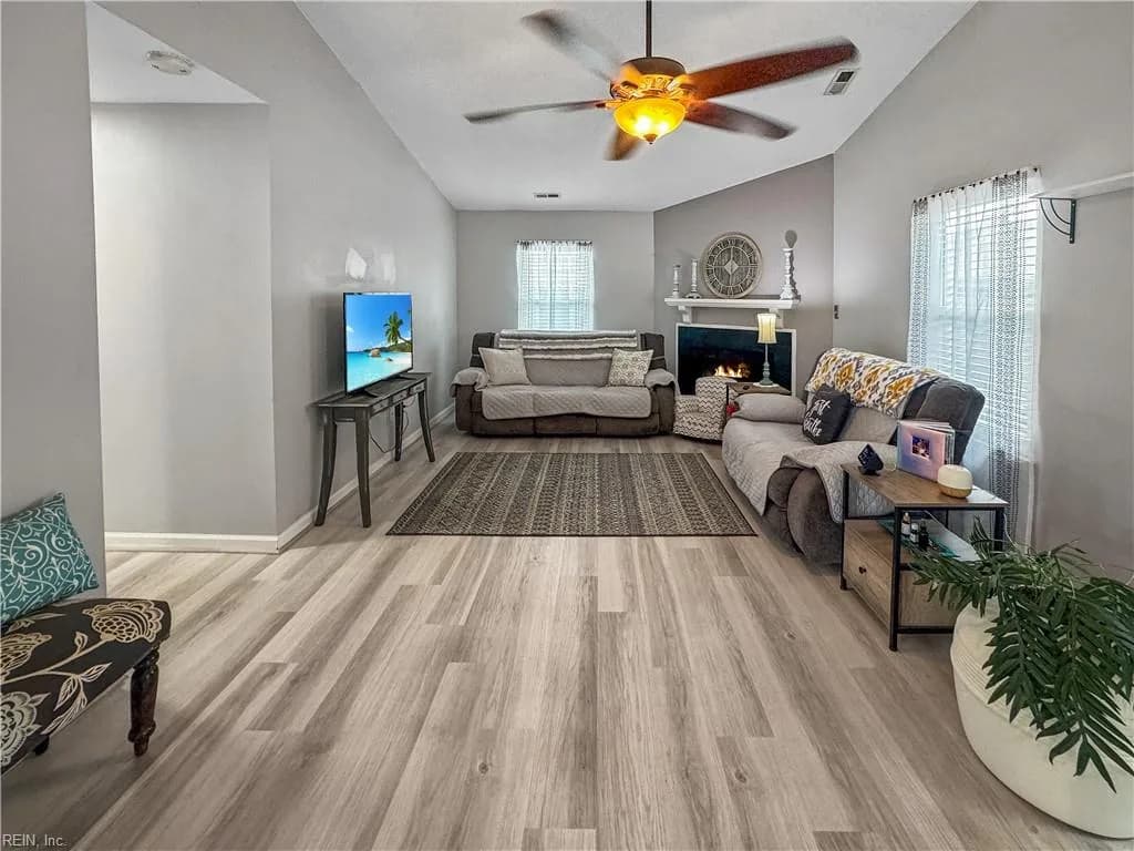 721 Mainsail DR, NEWPORTNEWS VA 23608 - Photo 3