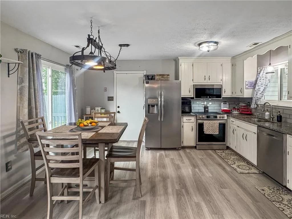 721 Mainsail DR, NEWPORTNEWS VA 23608 - Photo 5