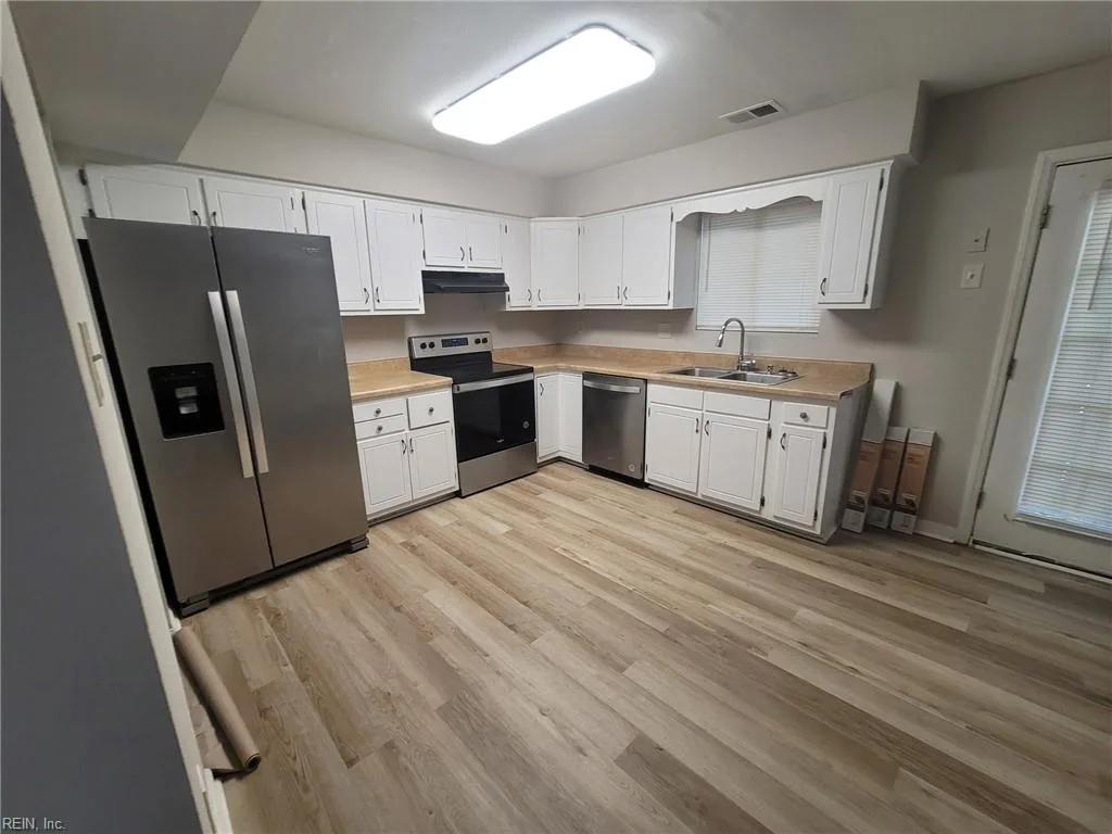 3221 Barlborough WAY, VIRGINIABEACH VA 23453 - Photo 3