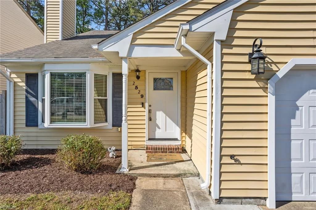 2529 Elon DR, VIRGINIABEACH VA 23454 - Photo 2