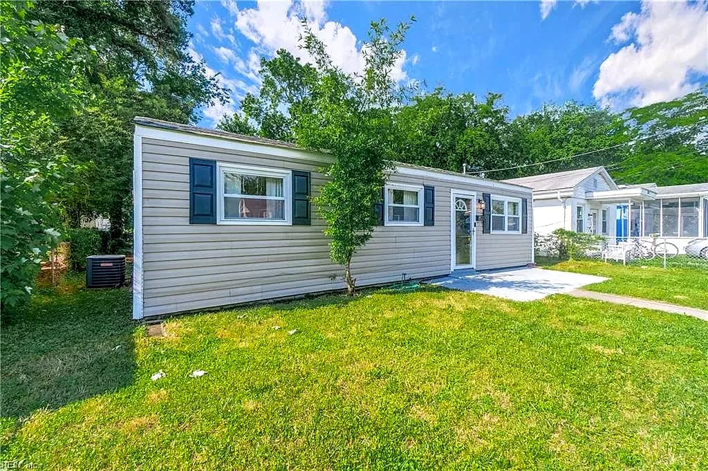 1319 W 41st ST, NORFOLK VA 23508 - Photo 4