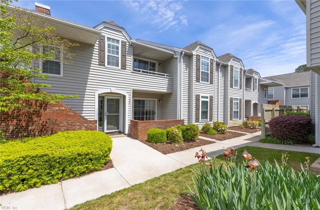 4910 Cypress Point CIR #102, VIRGINIABEACH VA 23455 - Main photo