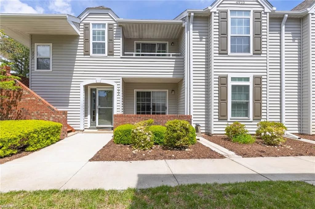 4910 Cypress Point CIR #102, VIRGINIABEACH VA 23455 - Photo 3