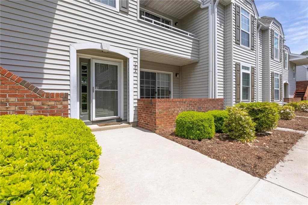4910 Cypress Point CIR #102, VIRGINIABEACH VA 23455 - Photo 4