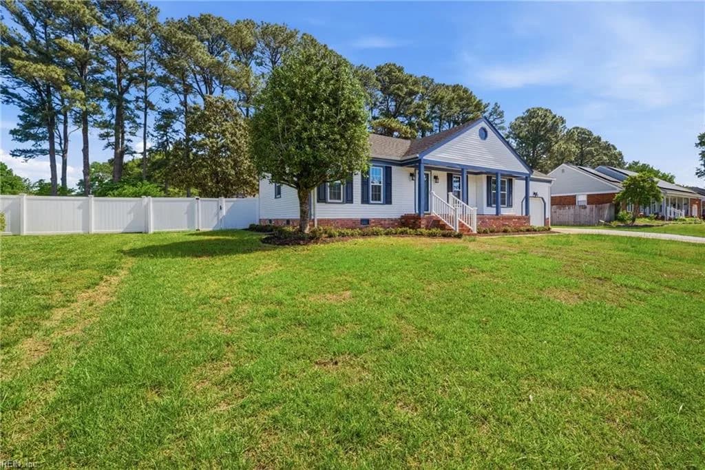 408 Gloria DR, CHESAPEAKE VA 23322 - Photo 4