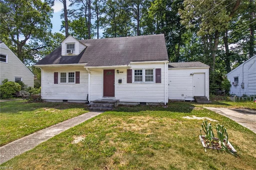 8239 Redwood CIR, NORFOLK VA 23518 - Photo 3