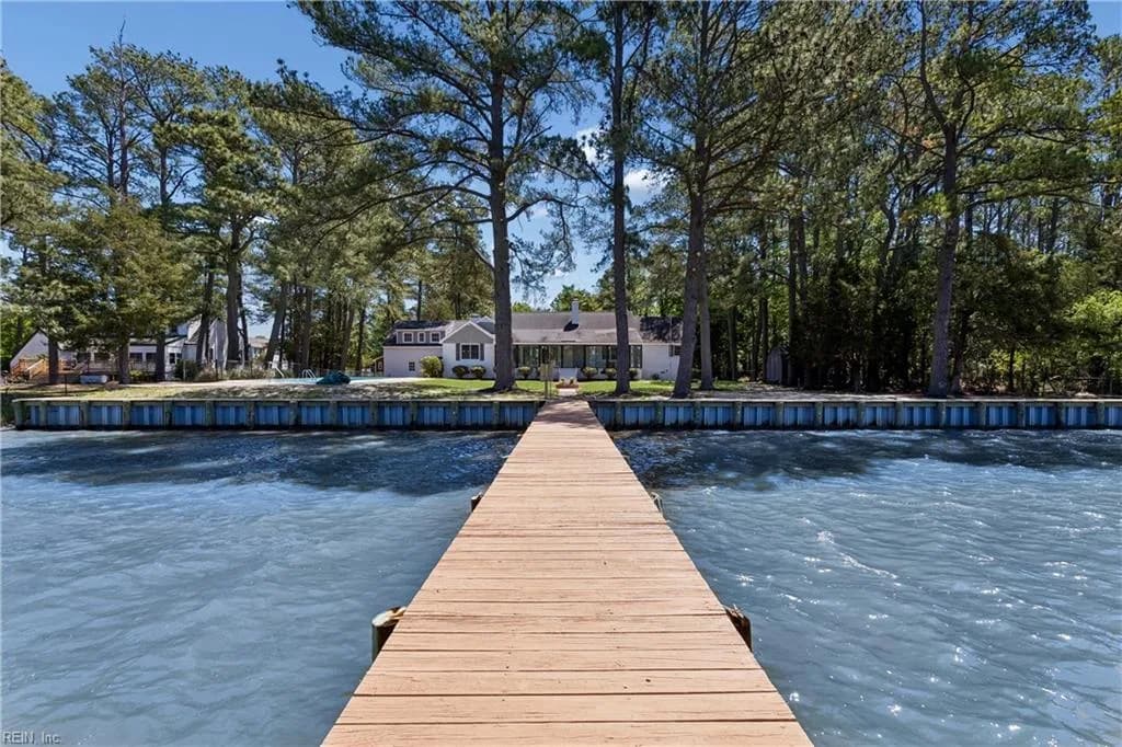 16 Pine LN, HAMPTON VA 23664 - Photo 2