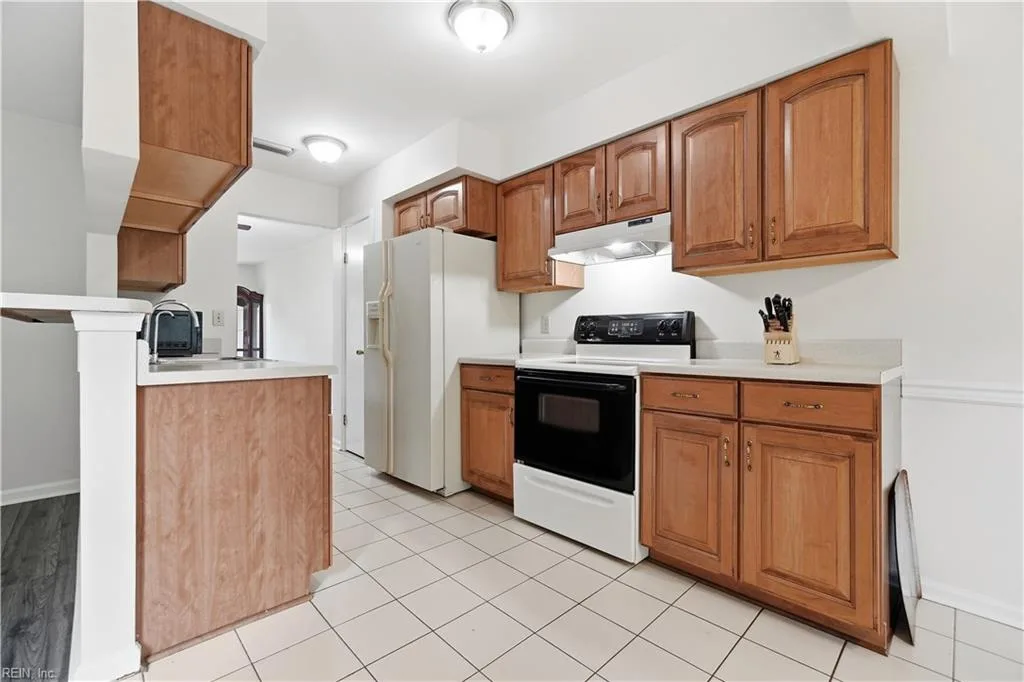3033 Monet DR, VIRGINIABEACH VA 23456 - Photo 5