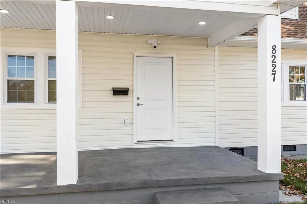 8227 Briarwood CIR, NORFOLK VA 23518 - Photo 4