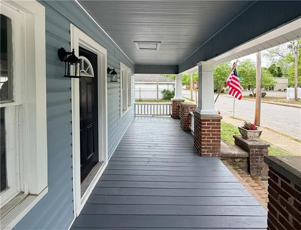 301 Shepard ST, ELIZABETHCITY NC 27907 - Photo 3