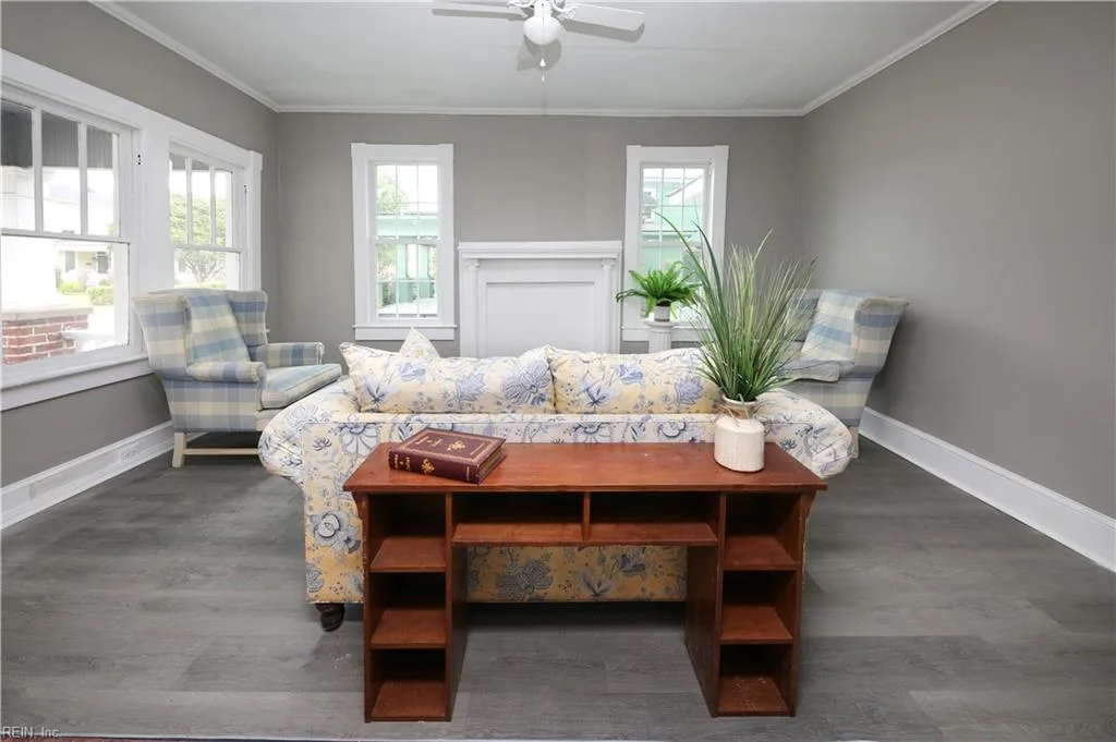 301 Shepard ST, ELIZABETHCITY NC 27907 - Photo 4
