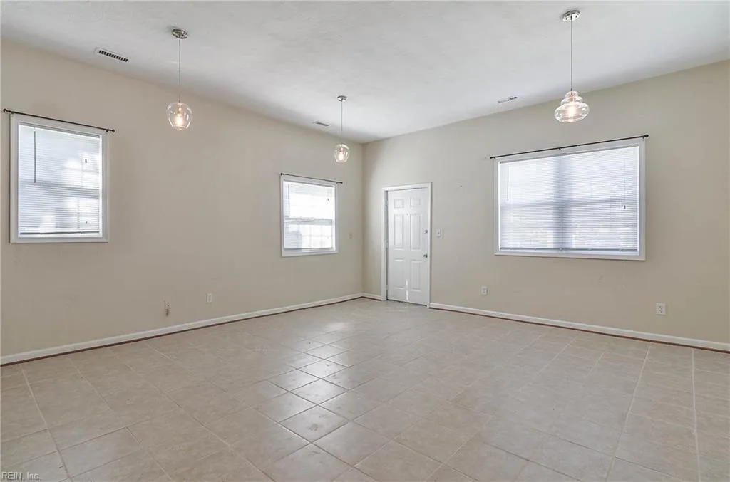 1126 44th ST, NEWPORTNEWS VA 23607 - Photo 3