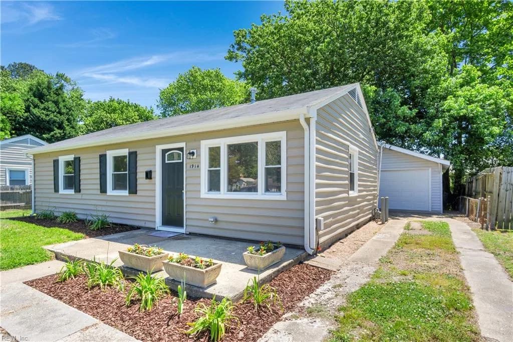 1914 Andrews BLVD, HAMPTON VA 23663 - Main photo