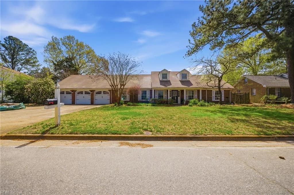2605 Admiral DR, VIRGINIABEACH VA 23451 - Photo 2