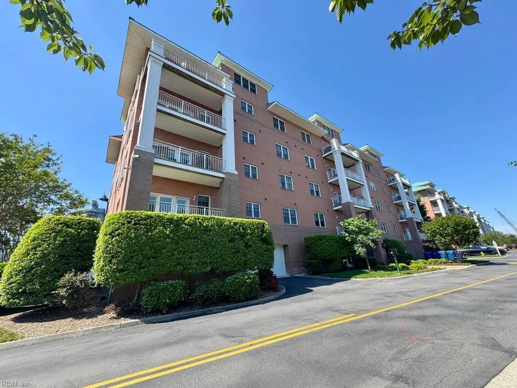 301 Brooke AVE #105, NORFOLK VA 23510 - Main photo