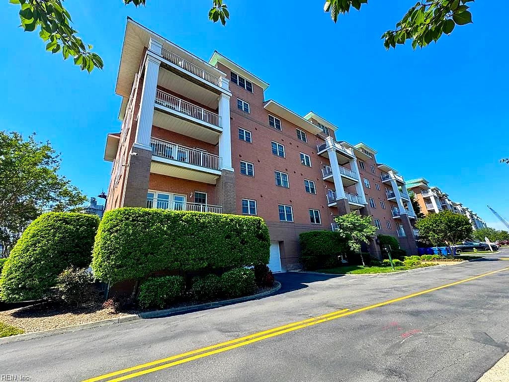 301 Brooke AVE #105, NORFOLK VA 23510