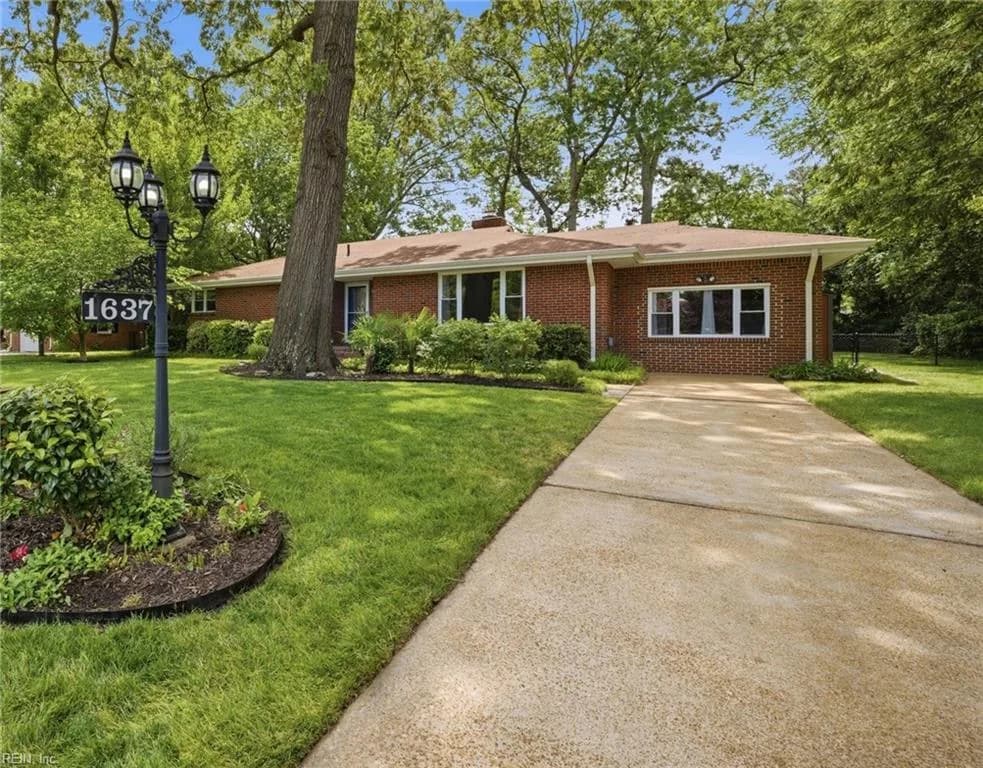 1637 Cougar AVE, NORFOLK VA 23518 - Photo 2