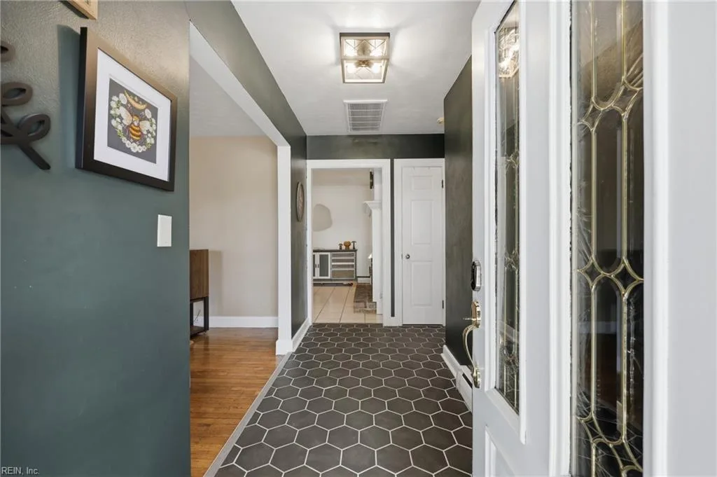 5020 Leslie DR, PORTSMOUTH VA 23703 - Photo 3