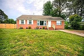 304 Wales CIR, HAMPTON VA 23666 - Main photo