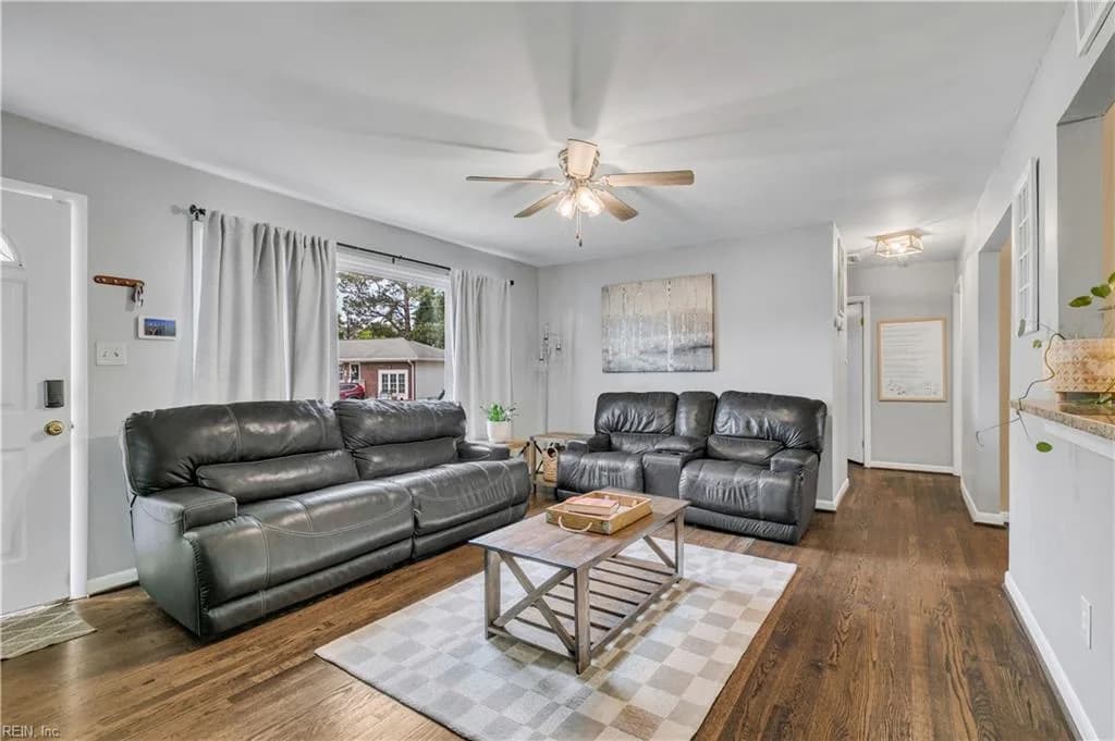 304 Wales CIR, HAMPTON VA 23666 - Photo 5