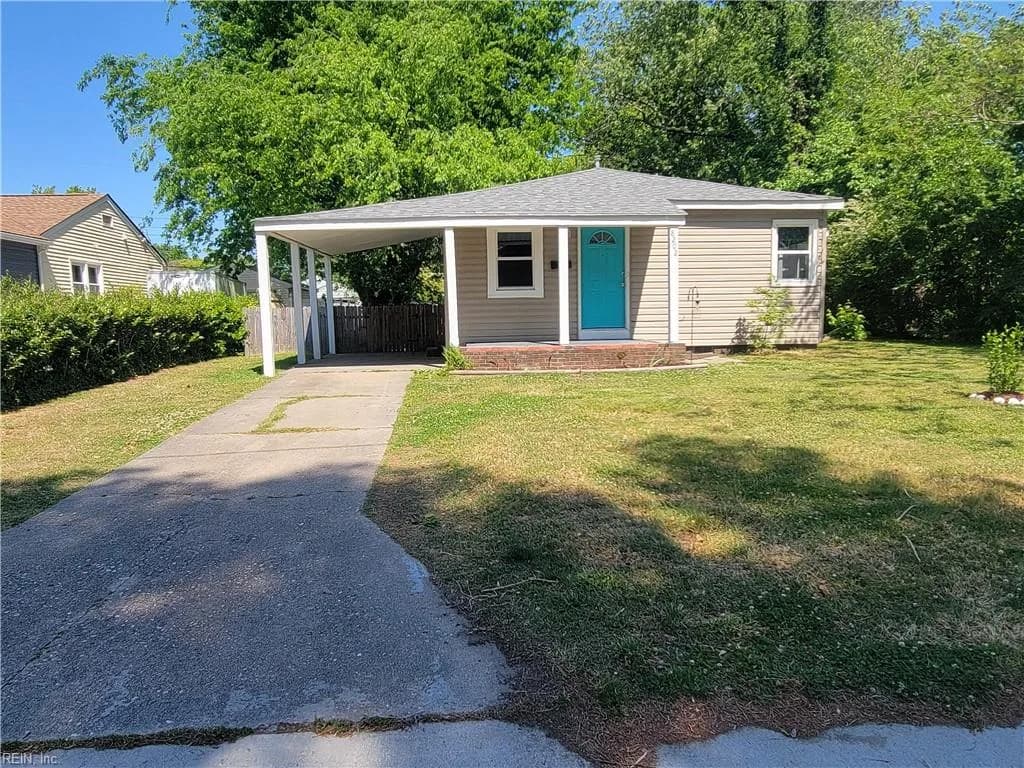 8202 McCloy RD, NORFOLK VA 23505 - Photo 2