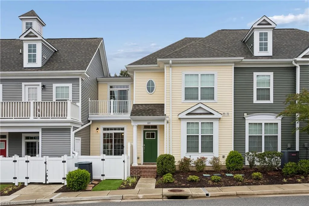 109 Promenade LN, Williamsburg — 2 bed Residential, 1,532 sqft