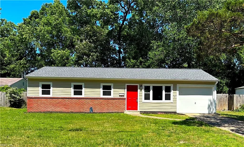 320 Hospital DR, Virginia Beach — 3 bed Residential, 928 sqft