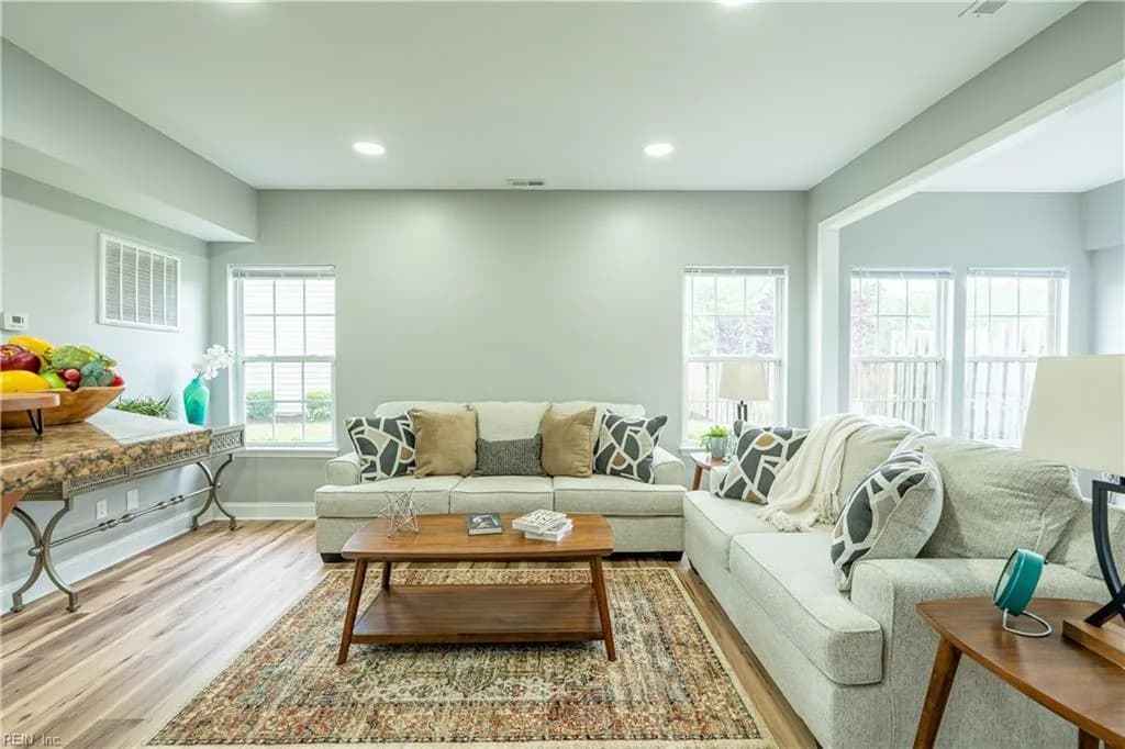 206 Ashton DR, YORKTOWN VA 23690 - Photo 5