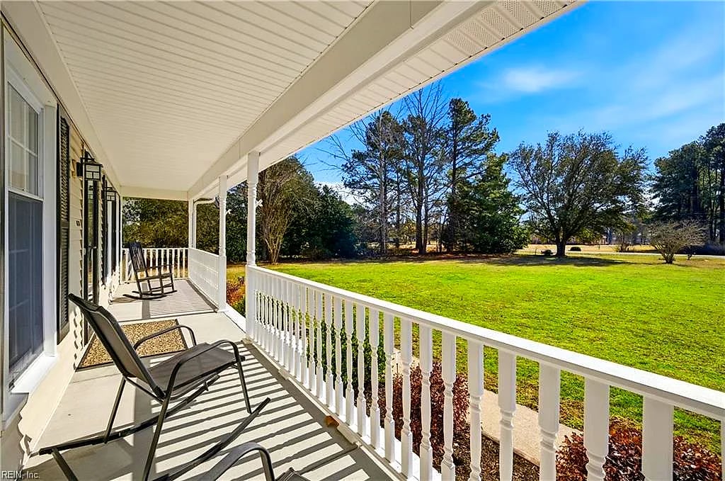 224 Saint Brides RD E, Chesapeake — 4 bed Residential, 2,433 sqft