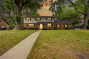 957 Edwin DR, Virginia Beach — 5 bed Residential, 2,800 sqft